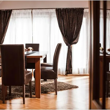 In Near Park Grun Villa